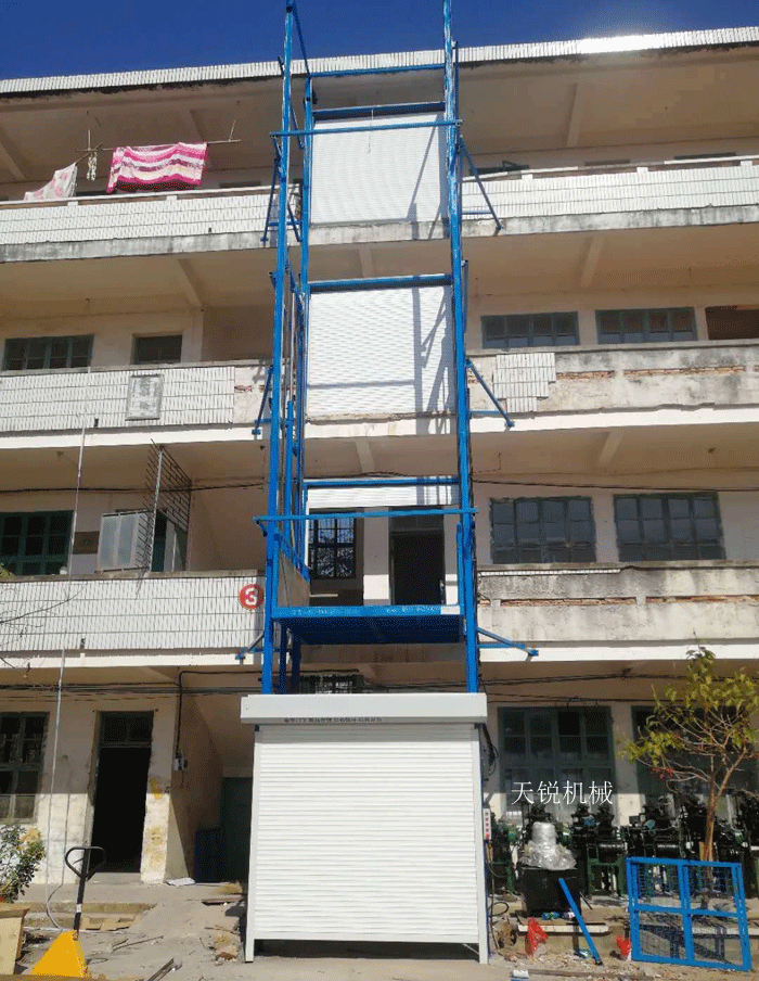 成都室外升降货梯