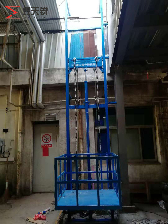 成都导轨式升降货梯